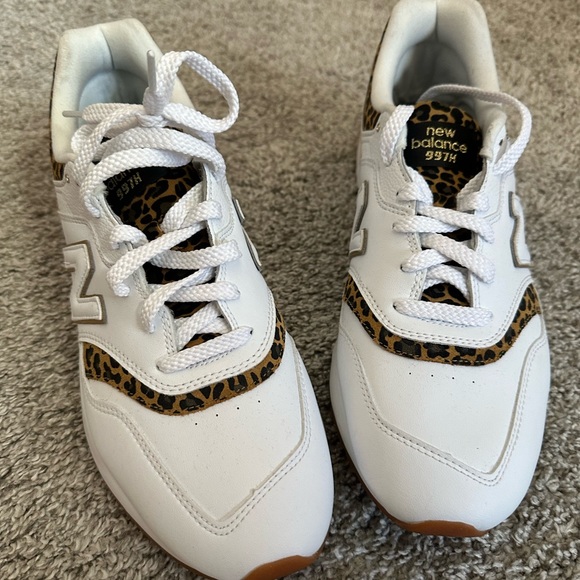 Stylish Tenni - Picture 3 of 5